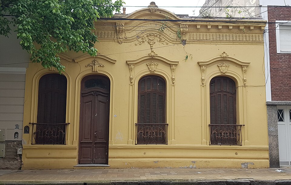 PH · Colón 1200